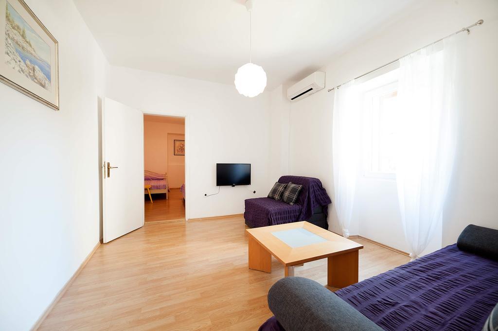 Apartment Dalmatian Garden Šibenik Oda fotoğraf